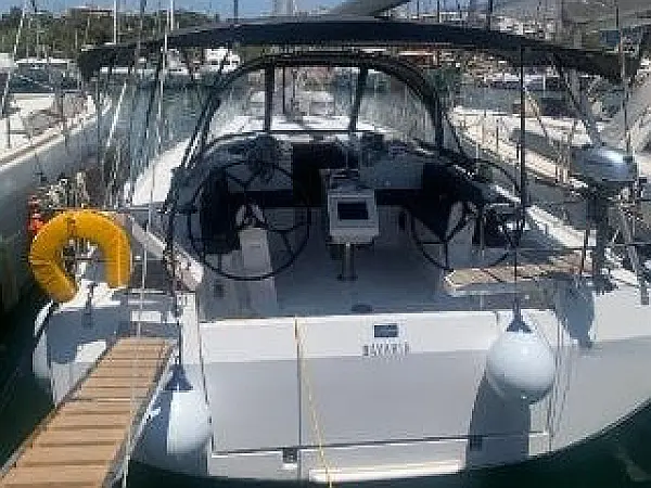 Bavaria C42 (3 cab.)