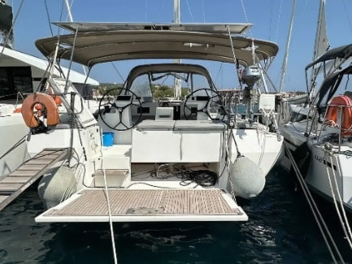 Bavaria C45 (5 cabins)