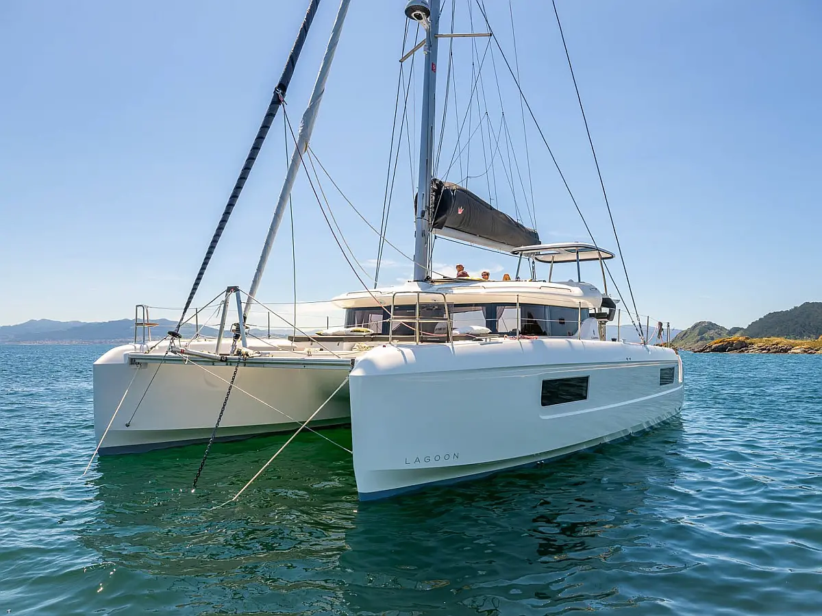 Lagoon 43